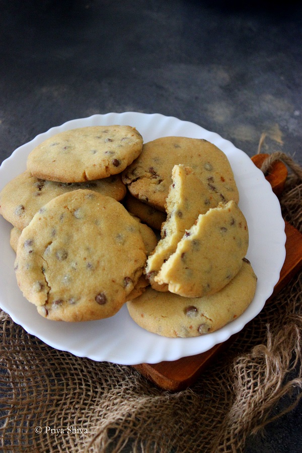 eggless chocolate chip cookies