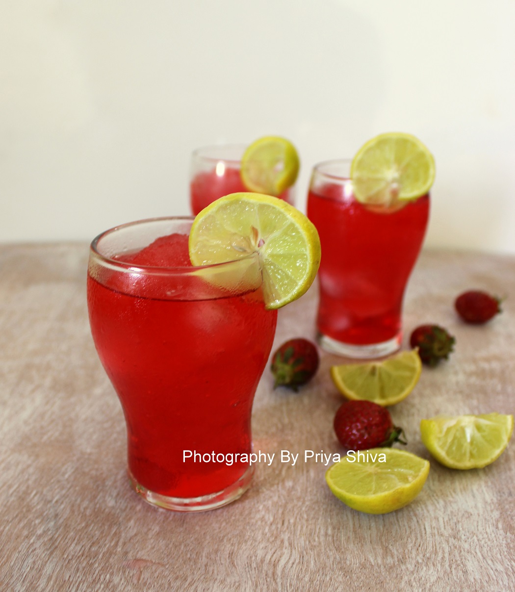 sparkling strawberry lemonade, mocktail