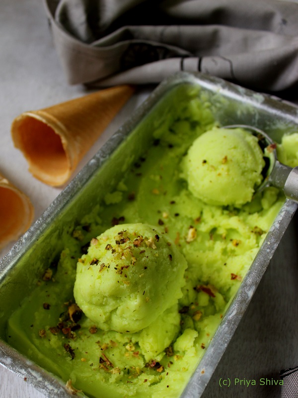 Pistachio Vanilla Icecream