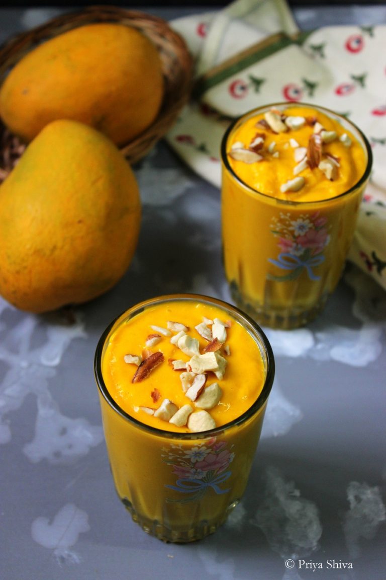 Spiced Mango Oatmeal Smoothie - PRIYA KITCHENETTE