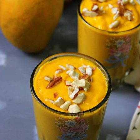 Spiced Mango Oatmeal Smoothie - PRIYA KITCHENETTE