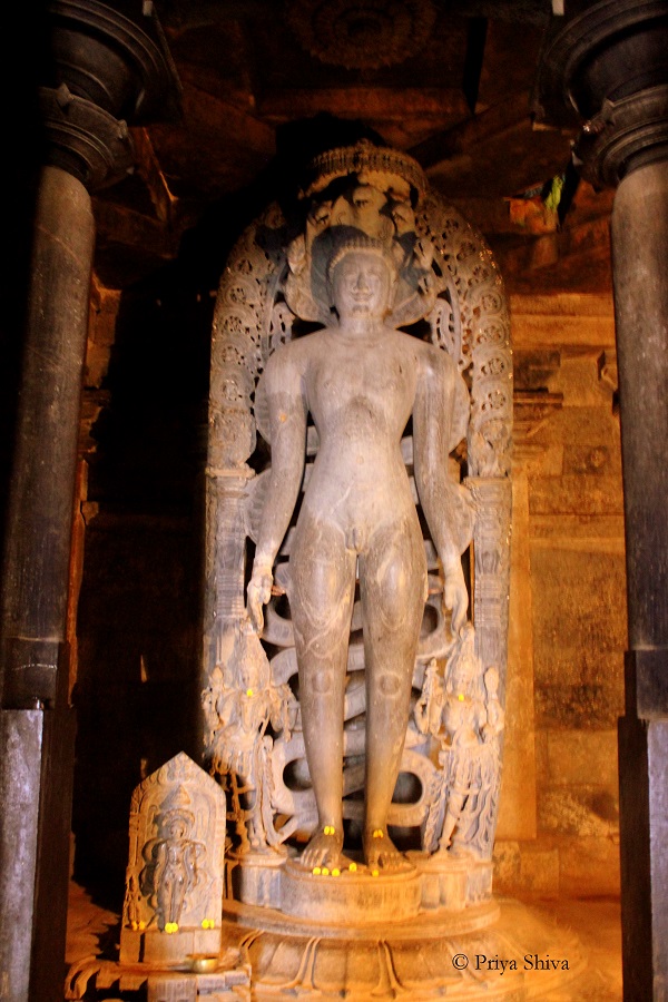 Parsvanatha Tirtankara statue halebidu