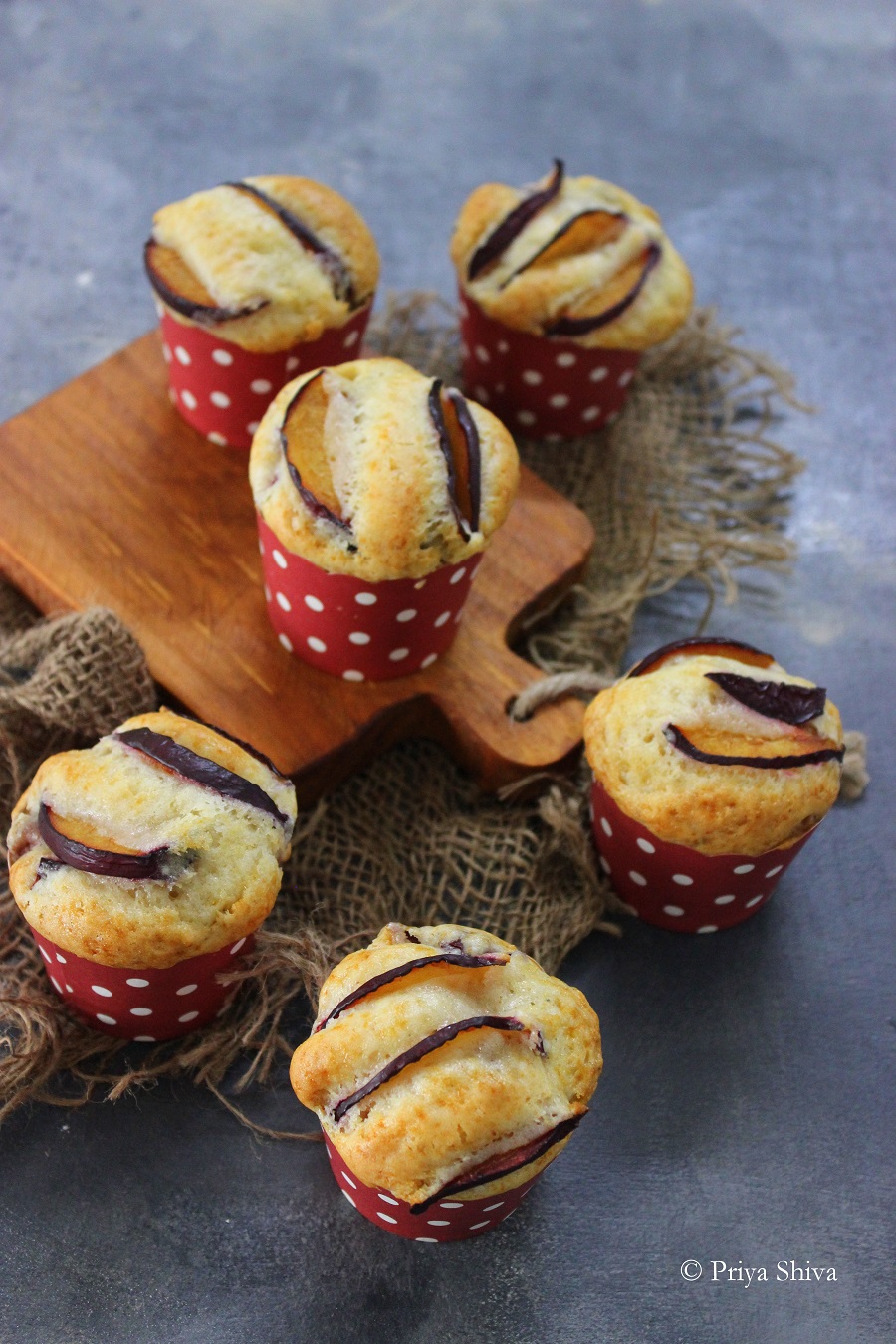 eggless plum muffin