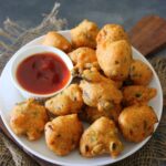 moong dal pakoda